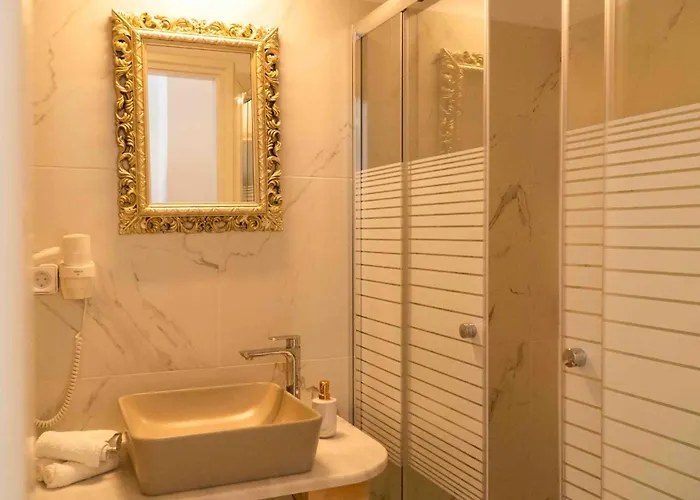 Heliades شقة