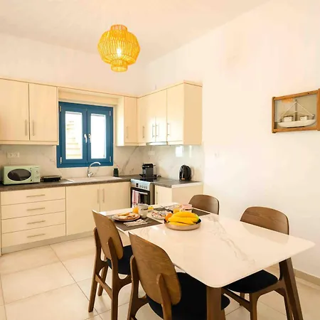 Apartment Heliades *